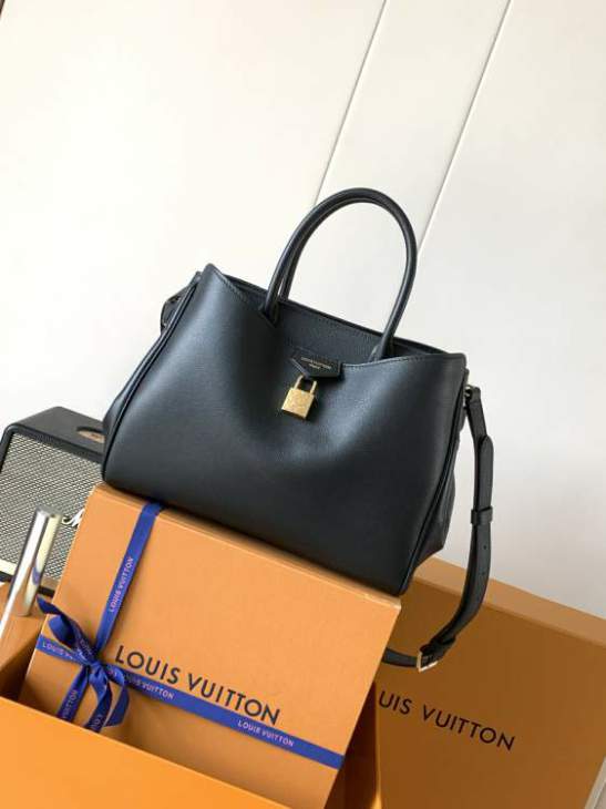 Picture of Louis Vuitton Handbags _SKUfw233561903fw